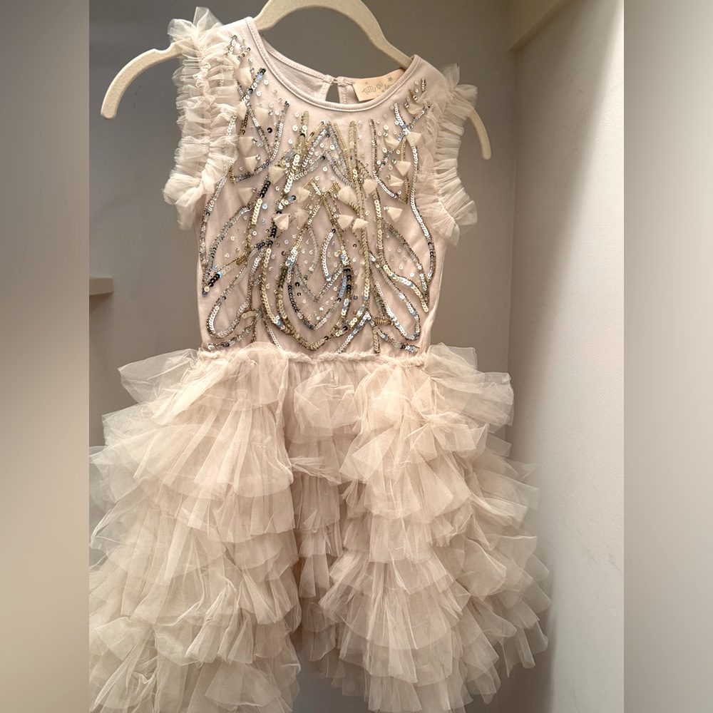 Tutu de Monde Dress size 6-7  in apple pie.